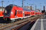 445 066-7 macht sich am 17.11.2018 als RE54 (RE4613) von Frankfurt(Main) Hauptbahnhof nach Bamberg im Würzburger Hauptbahnhof auf den Weg.