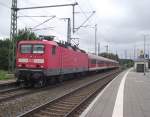 143 200-4 steht am 1. August 2011 mit einer RB nach Saalfeld (Saale) im Bahnhof Steinbach am Wald.