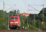 111 171-5 ist am 14. Mai 2012 doppelt aufgebgelt mit einer Regionalbahn nach Saalfeld bei Kronach unterwegs.