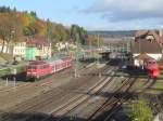 111 171-5 verlsst am 24. Oktober 2013 mit einer RB nach Bamberg den Bahnhof Kronach.