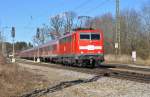 111 046 mit Meridian Ersatzzug M 79021 auf dem Weg nach Salzburg HBF.Aufgenommen im Bahnhof Aßling Obb.am 6.2.2014