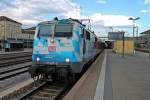 Am 24.06.2014 stand die Münchner 111 017-0  Maxl  mit einem Regio-Zug im Endbahnhof Regensburg Hbf und wartet darauf in den Ragierbahnhof zu fahren.