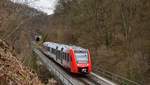 Ein 622 überquert auf seiner Fahrt als RB69 nach Weinheim zwischen den Weinheimer Tal-Tunneln I und II die Weschnitz.