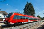 Der dreiteilige Bombardier Talent 2 (442 610 / 442 110) der DB Regio als SE 40 Mittelhessen-Express (Frankfurt Hbf – Friedberg – Butzbach – Gieen – Wetzlar – Herborn – Dillenburg) fhrt am 22.07.2013 in Haltepunkt Katzenfurt ein. 
Das zweite Gleis wird gerade wieder eingebaut.