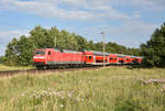 120 203-5 als RE1 des Hanse-Express kommend aus Schwerin.  3km östlich von Büchen, 19.07.2018