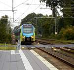 Flirt 3 der Westfahlenbahn als RE 15 nach Münster (Westf.) Hbf, fährt in den Bahnhof Leschede ein.
Aufgenommen im Oktober 2017.
