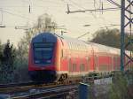 Nachschuss auf den RE10442(RE4) der hier kurz vor dem bahnhof Hckelhoven-Baal ist. Bei schner Abendsonne fhrt er Aachen entgegen. 20.04.08