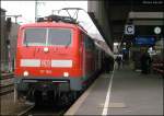 111 154 mit dem 20 Minuten Versptetem  Gras-Schnupper-Express  RE9026 nach Venlo in Dsseldorf Hbf 16.4.2009