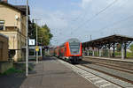 DB: Bahnalltag vom Bahnhof Brohl.
Am 23. September 2017 konnten innert kurzer Zeit mehrere Züge beim Passieren des Bahnhofs Brohl beobachtet werden.
Foto: Walter Ruetsch