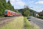 DB Dosot's mit am Zugschlu die 146 022 passieren die Fotograf bei Oberwinter richting Koblenz als RE5.
Samstag 22 Juni 2013.