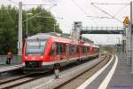 RB 86  Lübeck Hbf - Lübeck-Travemünde Strand  fährt am 28.8.2015 in den neuen Haltepunkt Lübeck-Dänischburg IKEA ein. Ihr Ziel ist Lübeck-Travemünde Strand. KSB 104.