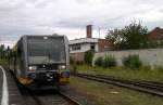 Burgenlandbahn 672 916  Burgenlandkreis  + 672 905  Stadt Roleben  als RB 34887 nach Naumburg (S) Ost, beim 6. Unstrutbahnfest der IG Unstrutbahn e.V. im Bf Roleben, auf dem thringischen Teil der Unstrutbahn, wo seit Dezember 2006 kein regelmiger Schienenverkehr stattfindet; 28.08.2011