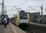 ES 64 U2-018 erreicht am 23. Mrz 2013 mit RB 92308 (Apolda - Eisenach) den Bahnhof Neudietendorf.