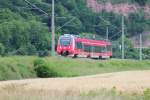 442 108 ist am 24.06.2013 mit dem RE 4985 nach Nrnberg Hbf unterwegs, hier zwischen Rudolstadt und Uhlstdt.
 