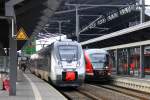 abellio 9442 608, unterwegs für DB Regio, als RB 16364 von Erfurt Hbf nach Sangerhausen steht im Erfurter-Hbf.
Aufgenommen vom Bahnsteig 5 in Erfurt-Hbf.
Bei Sonne und Wolken am Kalten Mittag vom 5.12.2015.