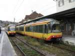 Wagen 914 der KVV als S41 nach Eutingen und Wagen 903 als S32 nach Rastatt im HBf Freudenstadt am 4.November 2009