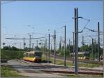 Bei der Stadtbahn-Haltestelle Albtalbahnhof in Karlsruhe befindet sich eine der Rampen, auf der die Zweisystem-Stadtbahnen des KVV das Gleisnetz der DB erreichen knnen.