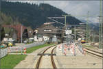 Mit der S41 das Murgtal hinab -

Einfahrt des AVG-Stadtbahnzuges in den Bahnhof Schönmünzach.

10.04.2005 (J)