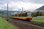 AVG 902 verlässt am 16.10.2022 Heselbach als S8 nach Karlsruhe Tullastraße.