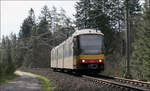 Im Schwarzwald -     AVG-Stadtbahnwagen 901 auf Talfahrt kurz vor der Christophstalbrücke der Steilstrecke der Murgtalbahn bei Freudenstadt.