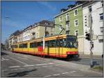 Stadtbahn-Tw 590, eingesetzt auf der Linie S11 nach Neureut, steht am 04.05.2008 an der Haltestelle Poststrae.