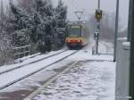 Am 05.01.09 fuhr die Linie S4 von Heilbronn nach Karlsruhe Hbf an der Haltestelle Obderderdingen-Flehingen Industrie ein. Der Einstieg ist dadrin gefhrlich, da der Schiebetritt vereist und der Boden im Einstiegsbereich nass und glatt ist.