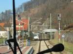 S31/32/41 Murgtalbahn, Ausfahrt eines Stadtbahn-Eilzuges aus dem Bahnhof Weisenbach talabwärts.