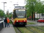 Ein GT8-100D erreicht am 18.04.09 die Haltestelle Kongresszentrum.