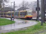 Stadtbahnwagen 857 + 914 (914 mit Toilette) der Linie S4 im Karlsruher Albtalbahnhof Richtung Heilbronn, Ende Mrz 2005