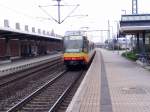 Stadtbahnwagen 909 (mit Toilette) der Linie S4 im Bahnhof Bhl Richtung Heilbronn.