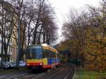 Tw 562 als S11 bei der Otto-Sachs-Strae. Aufgenommen am 15.11.2009