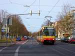 Tw 566 als S11 kurz nach der Haltestelle Weinbrennerplatz. Aufgenommen am 15.11.2009