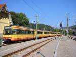 Eine Zweisystem-Stadtbahn des Karlsruher Verkehrsverbundes (KVV) steht am 23.09.2005 im Bahnhof Forbach (Schwarzwald). Der Zug der Linie S31 wird von hier aus ber Rastatt, Karlsruhe und Bruchsal nach Menzingen fahren.