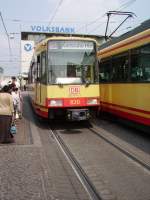 Ein AVG Triebwagen am Karlsruher Markplatz am 02.05.09