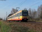 Auf der S31/S32 kann man unter der Woche auch S-Bahn Langzge sehen. Diese finden allerdings nicht unbedingt wegen hoher Nachfrage statt, sondern um Leerzugfahrten einzusparen. Am 24.03.2011 bildet der Wagen 820 zusammen mit den Wagen 823 und 887 einen solchen Langzug als S31 von Karlsruhe nach Odenheim. Die hinteren beiden Triebwagen dieses Zuges enden allerdings in Bruchsal. Aufgenommen zwischen Karlsruhe-Durlach und Weingarten.