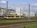 AVG-Zweisystemtriebwagen 841 fhrt als S6 von Bad Wildbad Kurpark in Pforzheim Hbf ein. 28.4.06 