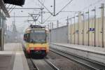 BADEN-BADEN, 23.02.2012, Wagen 825 als S4 nach Achern bei der Ausfahrt aus dem Bahnhof