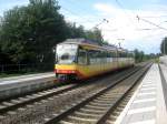 Tw 864 hatte am 24.06.2011 die wrdevolle Aufgabe als S32 von Bruchsal-Menzingen nach Baden-Baden zu fahren. Er fhrt nun den Bf Bruchhausen (b Ettlingen) ein. Bei der Ausfahrt trifft er noch auf einen TGV POS.