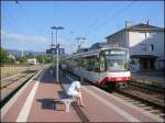 Zweisystem-Triebwagen 848 steht am 23.06.2006 als S31 nach Odenheim ber Rastatt, Karlsruhe und Bruchsal im Bahnhof von Gaggenau.