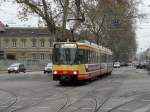 AVG Stadtbahn Wagen 561 am 04.12.14 in Karlsruhe auf der Linie S1