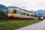 OeBB/AVG: Anlässlich eines Bahnfestes im August 1995 verkehrte der Karlsruher S-Bahn Triebzug 821 auf der Oensingen Balsthal Bahn im planmässigen Dienst. Obschon dieser damals sehr moderne und komfortalbe Triebzug aus Deutschland bei der Thaler Bevölkerung gut ankam, setzte die OeBB weiterhin auf Occasionsfahrzeuge aus der Schweiz. Die Aufnahme entstand bei der Ausfahrt Balsthal.
Foto: Walter Ruetsch