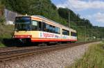 Ein GT8-80C (der Albtal-Verkehrs-Gesellschaft fährt auf der Karlsruher Linie S11 in den Haltepunkt Ettlingen Spinnerei ein.