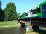 Breisgau S-Bahn berquert auf einer Stahltrgerbrcke die Dreisam bei Freiburg 10.06.08