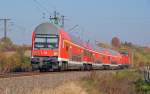 Nachdem sich der Nebel aufgelst hatte, kam diese S-Bahn aus Halle-Nietleben durch Angersdorf gefahren. Ziel ist Halle-Trotha.