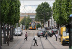 Fußgänger, Autos, Stadtbahnen in der Heilbronner Kaiserstraße -    Blick vom Marktplatz nach Westen in Richtung Neckar, bzw.