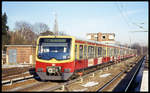 Betriebspause für einen S Bahn Triebzug der S 7 nach Ahrensfelde am 5.1.2002 in Berlin Wannsee.