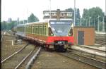 1987,Halbzug des Prototyp BR 480 der BVG.Hier in der Traditionellen S-Bahn Farbgebung in Wannsee.Diese Serie wurde nicht weitergebaut.(Archiv P.Walter)