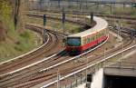 Eine S-Bahn der Linie 2 erreicht am 09.04.09 Berlin Gesundbrunnen.