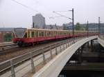 Eine 480 fhrt als S-Bahn Richtung Friedrichshagen aus Berlin Hauptbahnhof aus. 22.10.09