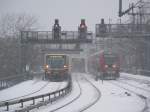 S- und Regionalbahnen auf der verschneiten Stadtbahn. Berlin Zoologischer Garten, 10.1.2010